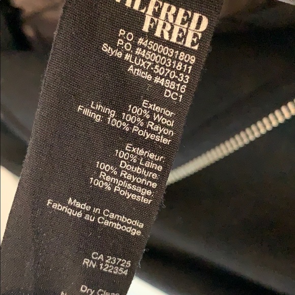 Aritzia • Wilfred Free Black Pea Coat - Picture 6 of 6